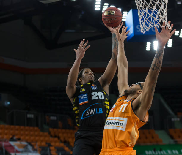 瞬息万变的 瞬息万变的