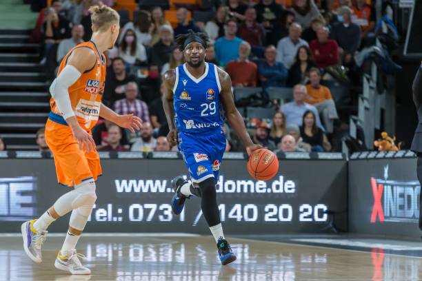 他很快找到 他很快找到